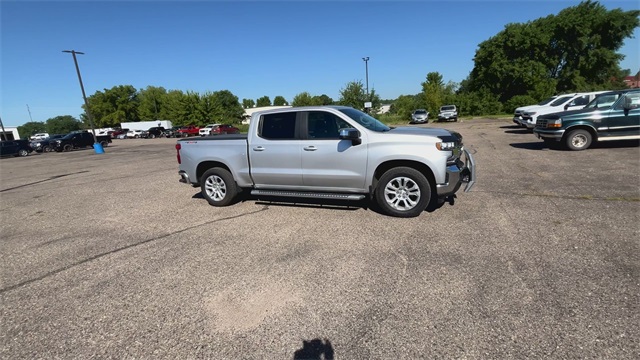 Used 2020 Chevrolet Silverado 1500 LT with VIN 3GCUYDED3LG151766 for sale in Shakopee, Minnesota