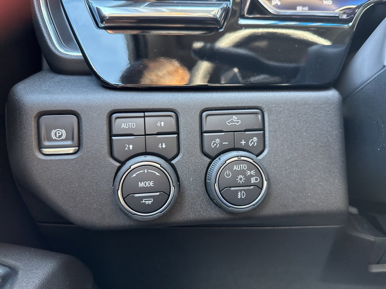 2025 Chevrolet Silverado 1500 RST photo 29