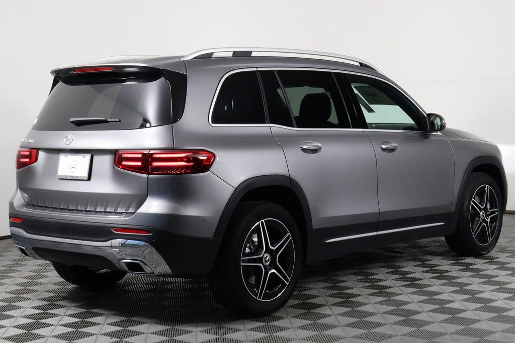 2026 Mercedes Benz GLB 250 photo 2