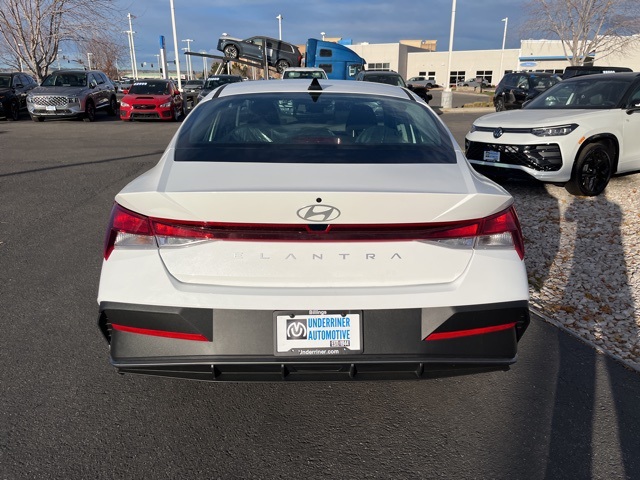 2026 Hyundai Elantra SE photo 4