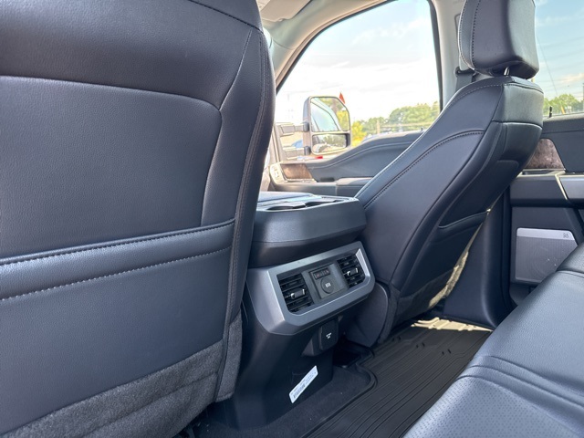 2025 Ford F-350 photo 23