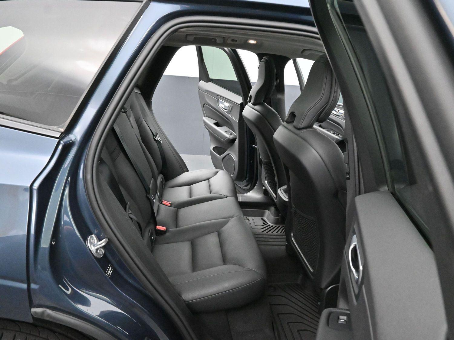 2024 Volvo XC60 Plus photo 26