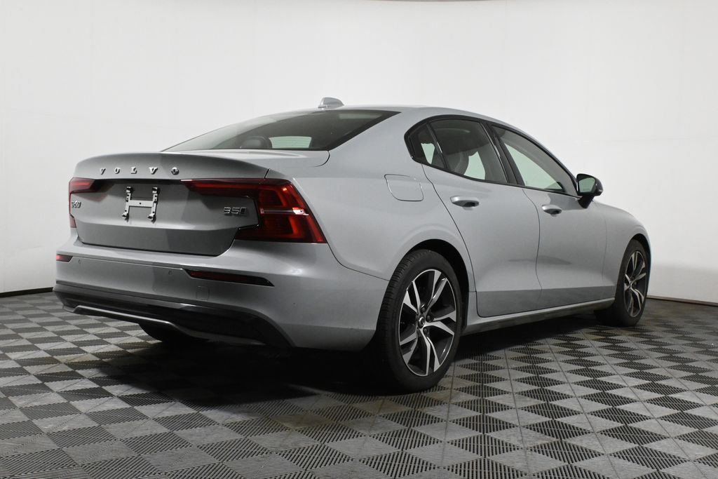 2024 Volvo S60 B5 Core photo 5