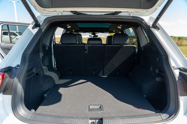 2022 Volkswagen Tiguan SE R-Line Black photo 17