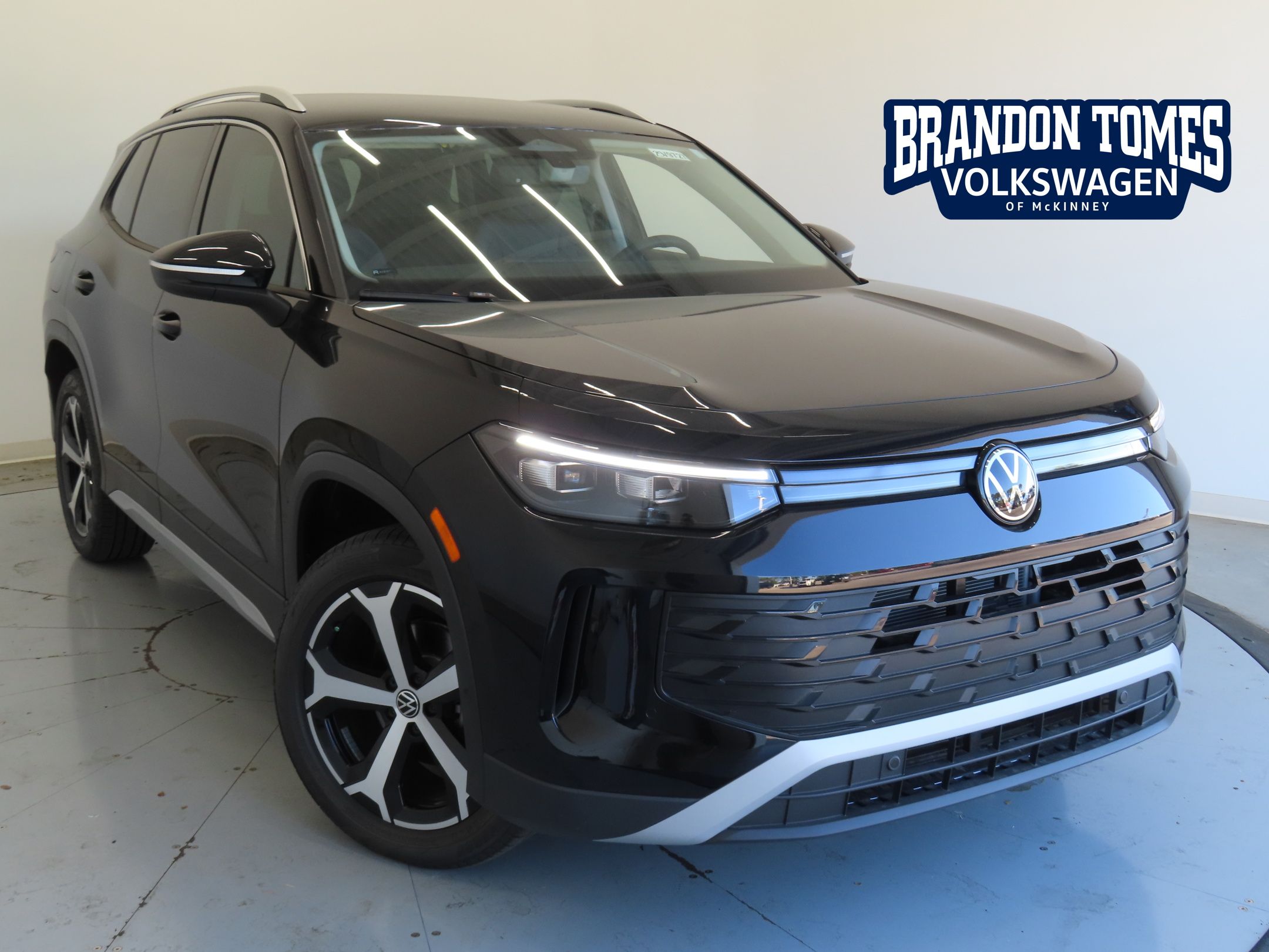 2025 Volkswagen Tiguan SE's photo