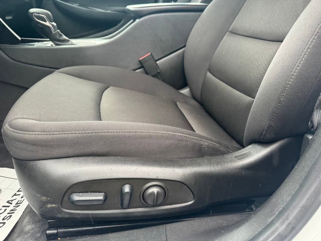 2023 Chevrolet Malibu 1LT photo 12