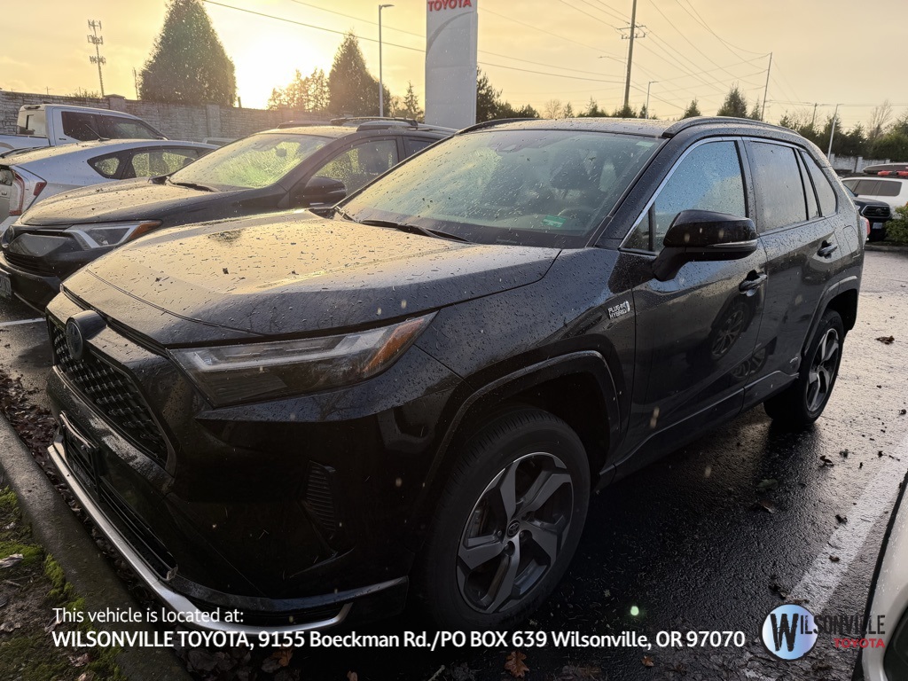 2023 Toyota RAV4 SE's photo