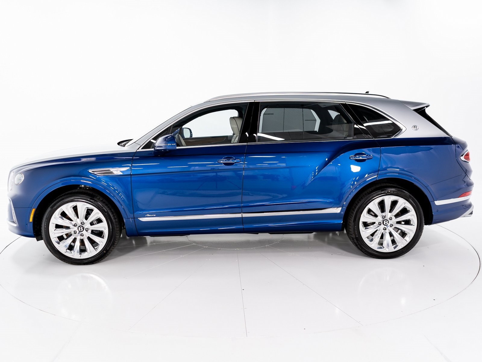 2025 Bentley Bentayga EWB Azure V8 photo 2