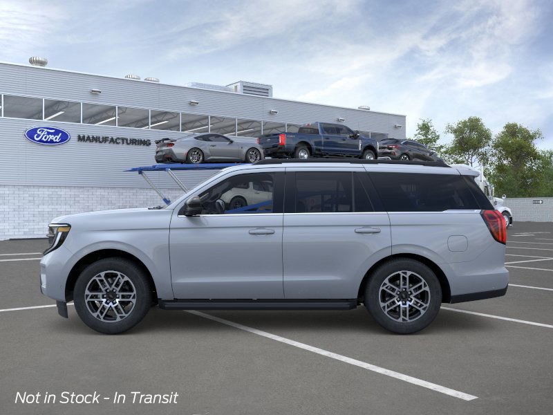2025 Ford Expedition photo 4