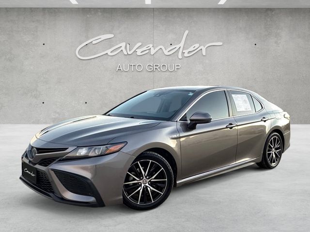 2021 Toyota Camry SE's photo