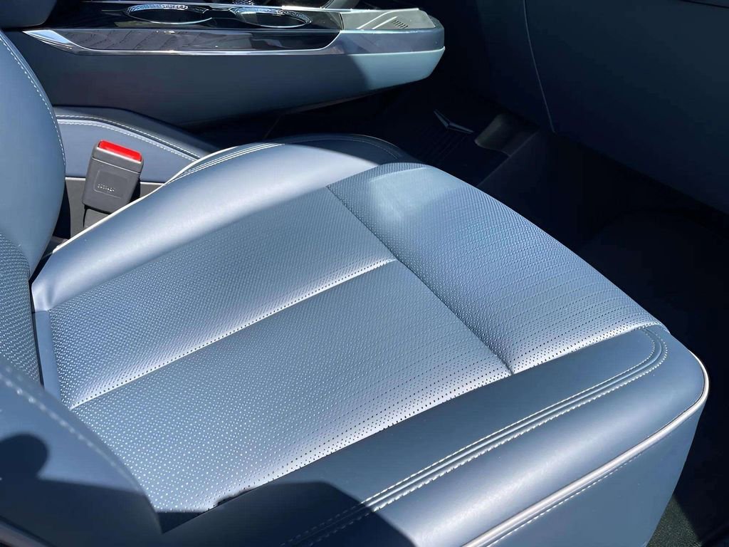 2025 Cadillac Escalade IQ Sport photo 12