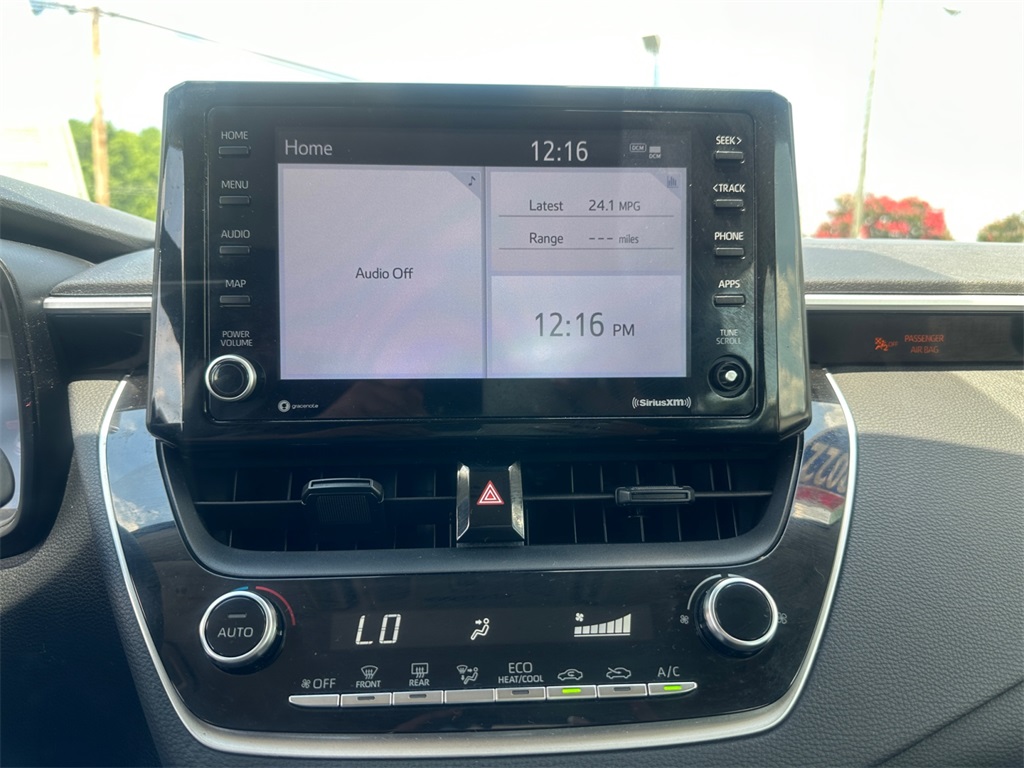2022 Toyota Corolla LE photo 16