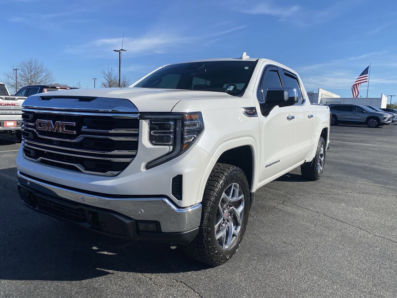 2022 GMC Sierra 1500 SLT's photo