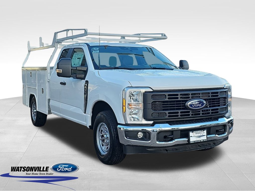 2026 Ford F-250 Super Duty XL's photo