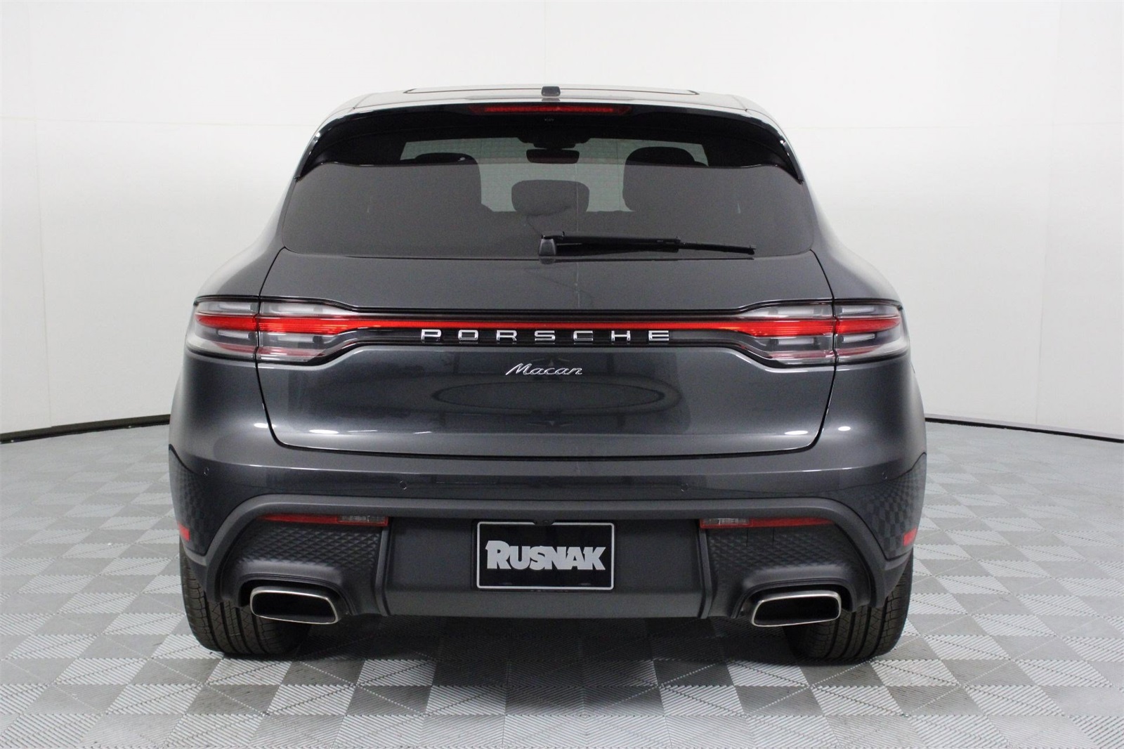 2026 Porsche Macan T photo 6