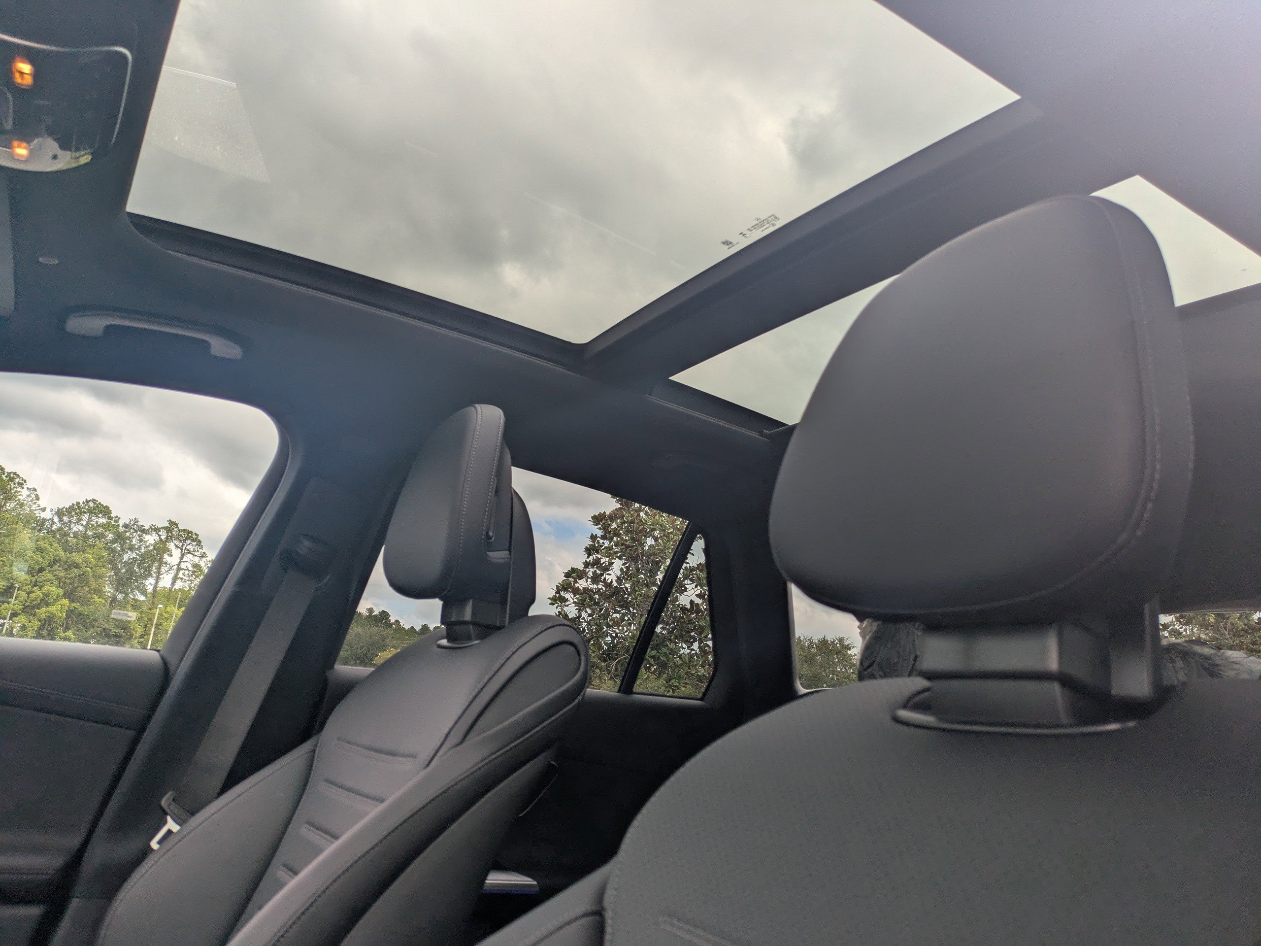 2026 Mercedes Benz GLC 350e 4MATIC photo 4