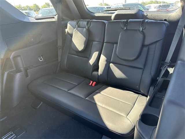 2025 Ford Explorer ST photo 4