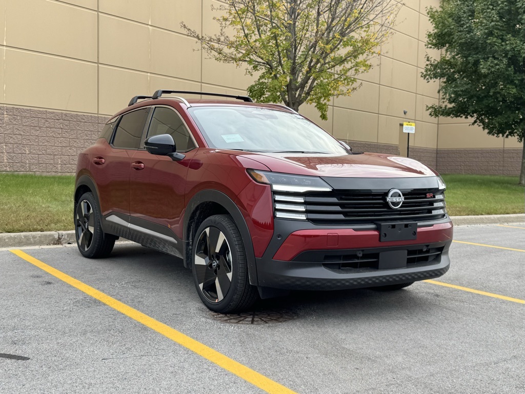 2026 Nissan Kicks SR photo 2