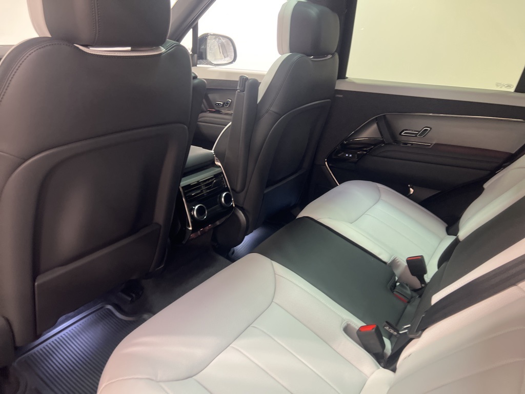 2025 Land Rover Range Rover Sport SE photo 20
