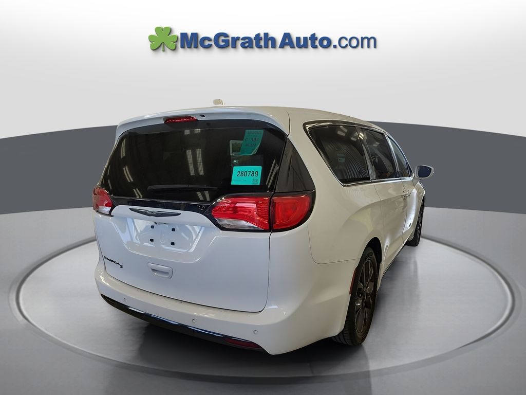 2018 Chrysler Pacifica Touring Plus photo 7