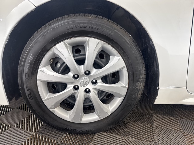 2025 Toyota Corolla LE photo 22