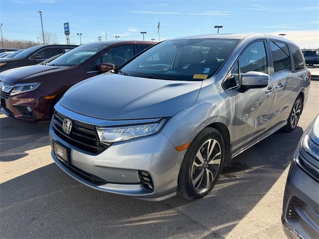 2024 Honda Odyssey Touring's photo