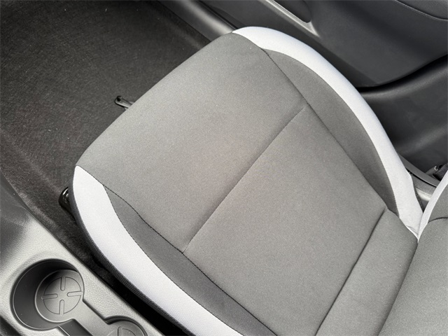 2025 Nissan Versa 1.6 S photo 26