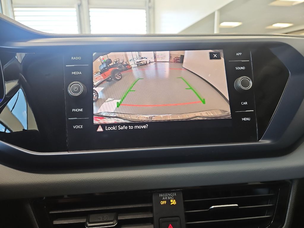 2022 Volkswagen Taos SE photo 25