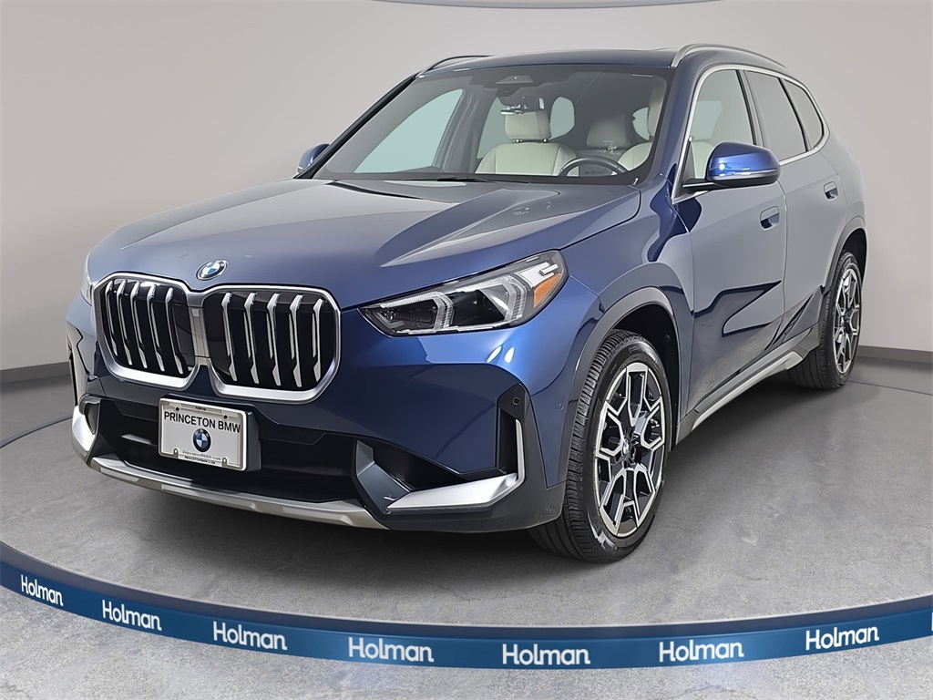 2025 BMW X1 28i's photo