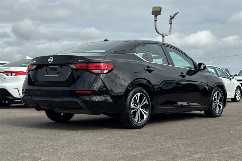 2022 Nissan Sentra SV photo 3