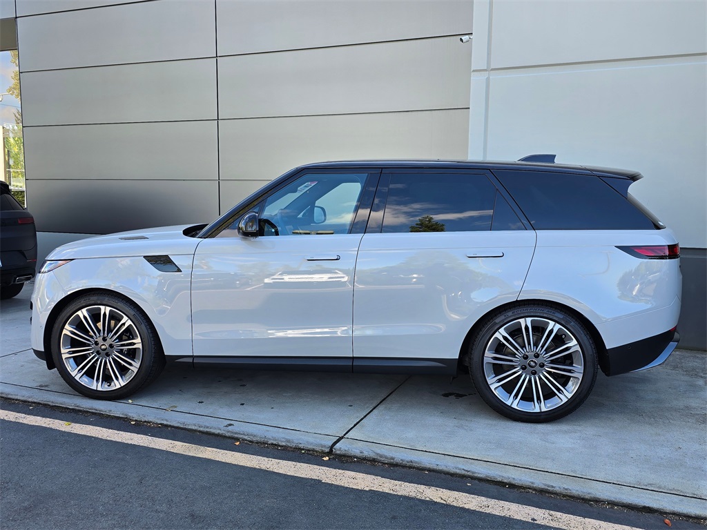 2025 Land Rover Range Rover Sport SE photo 4