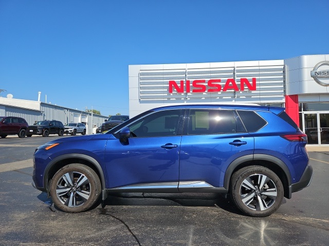2023 Nissan Rogue Platinum photo 2