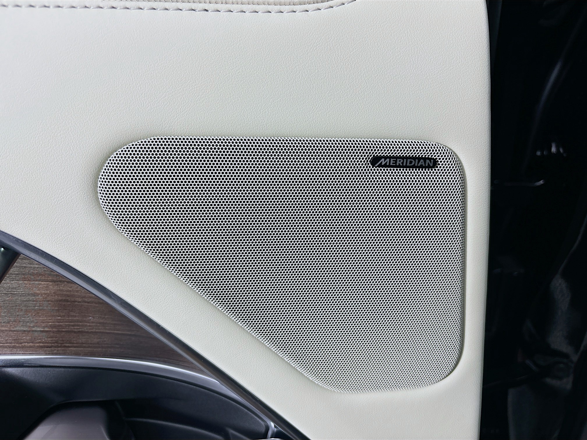 2023 Land Rover Range Rover SE photo 26