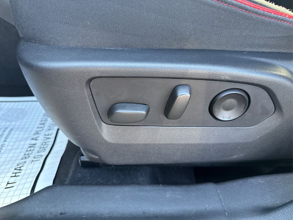 2022 Buick Envision Essence photo 40