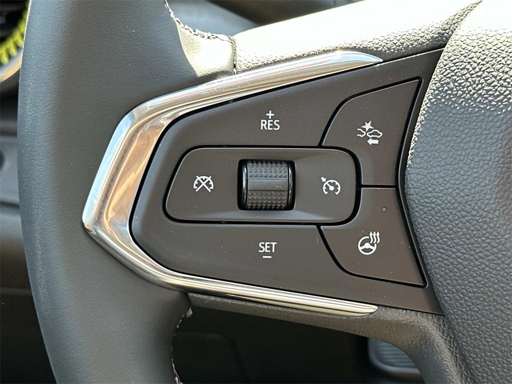 2025 Chevrolet Trax LT photo 17