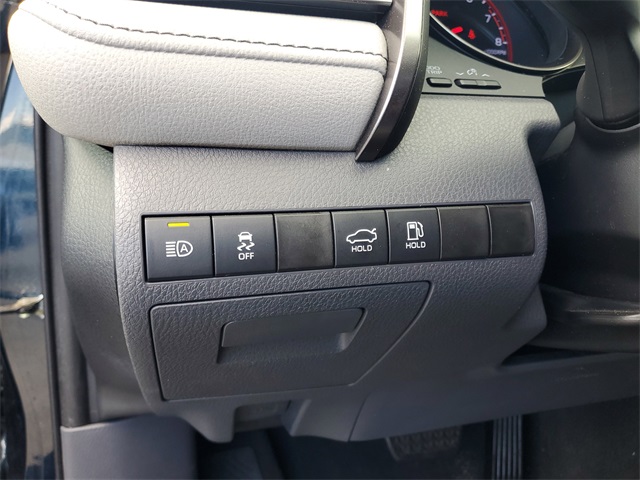 2021 Toyota Camry XSE photo 13