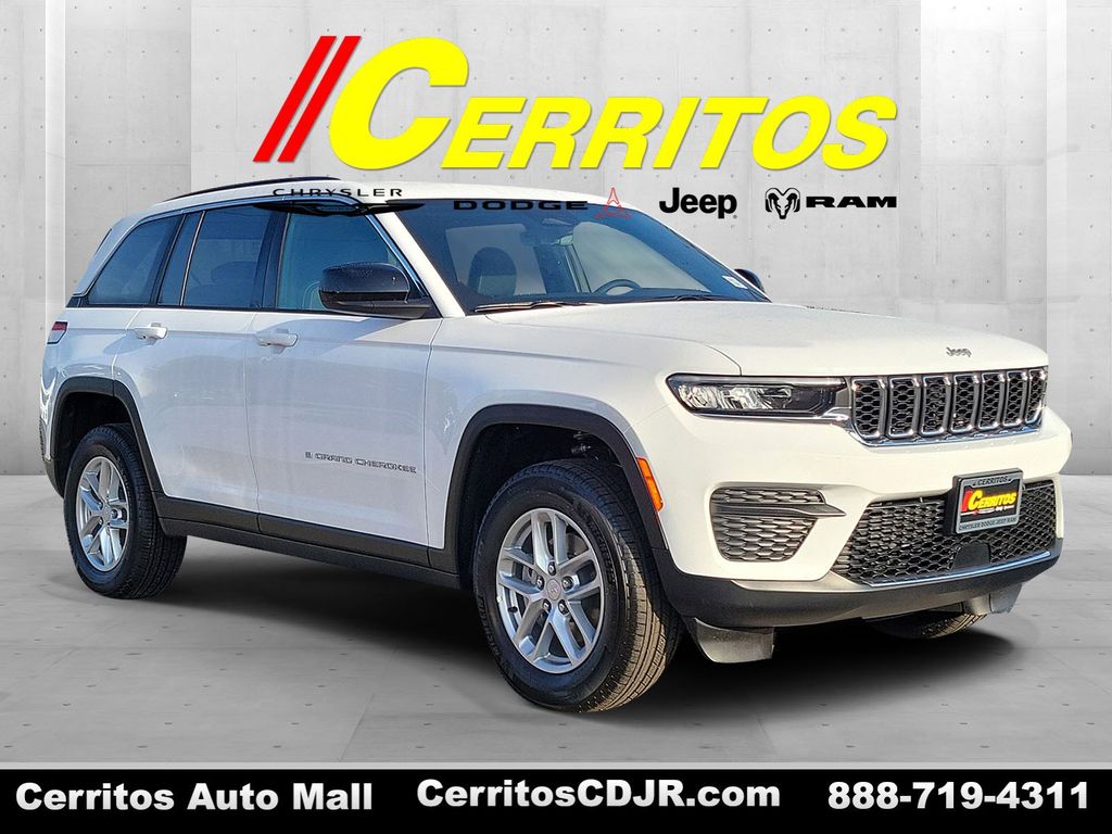 2025 Jeep Grand Cherokee Laredo's photo