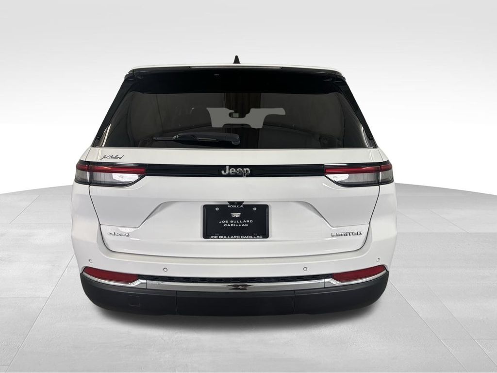 2024 Jeep Grand Cherokee Limited photo 2