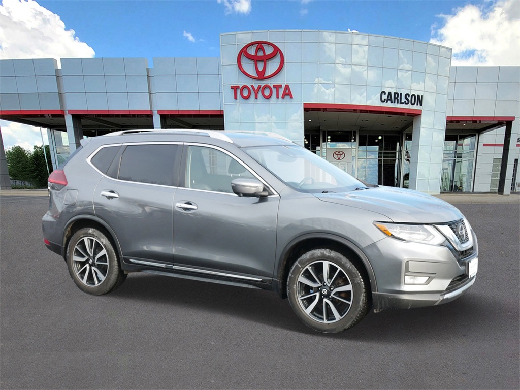 Used 2018 Nissan Rogue SL with VIN JN8AT2MVXJW307028 for sale in Minneapolis, Minnesota