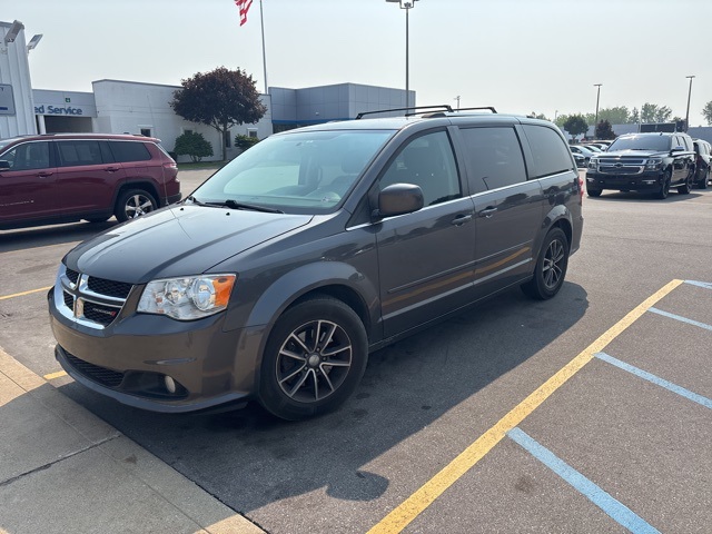 Used 2017 Dodge Grand Caravan SXT with VIN 2C4RDGCG3HR589382 for sale in Saginaw, MI