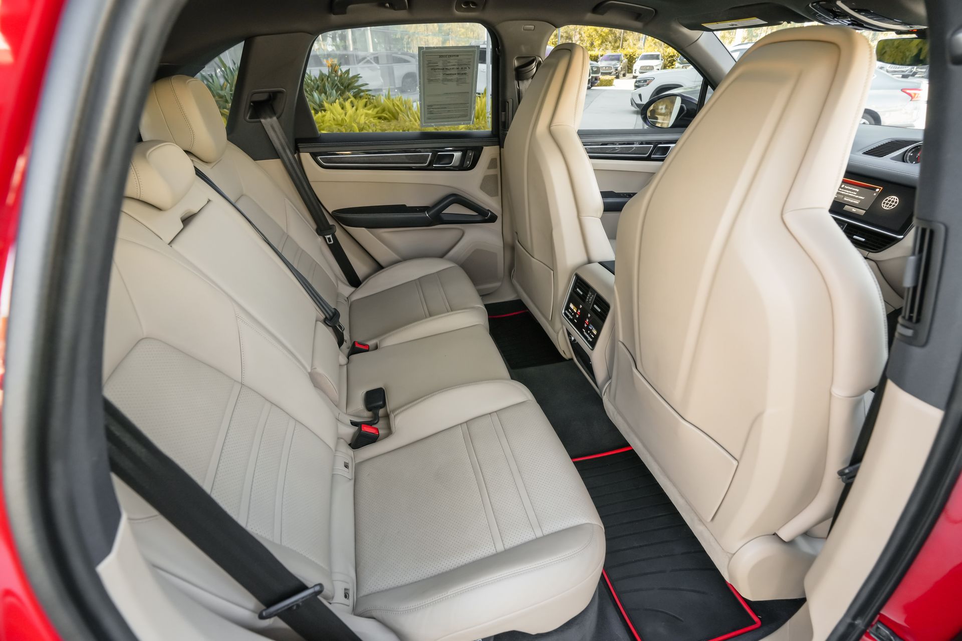 2023 Porsche Cayenne Platinum Edition photo 20
