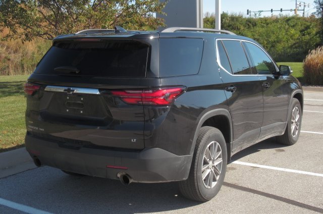 2024 Chevrolet Traverse Cloth photo 2