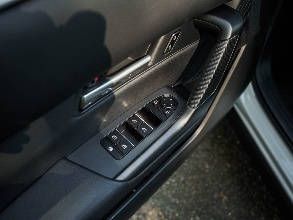 2025 Mazda CX-50 2.5 Select photo 17