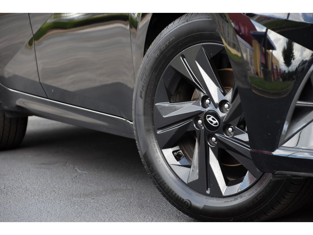 2022 Hyundai Elantra SEL Convenience photo 10