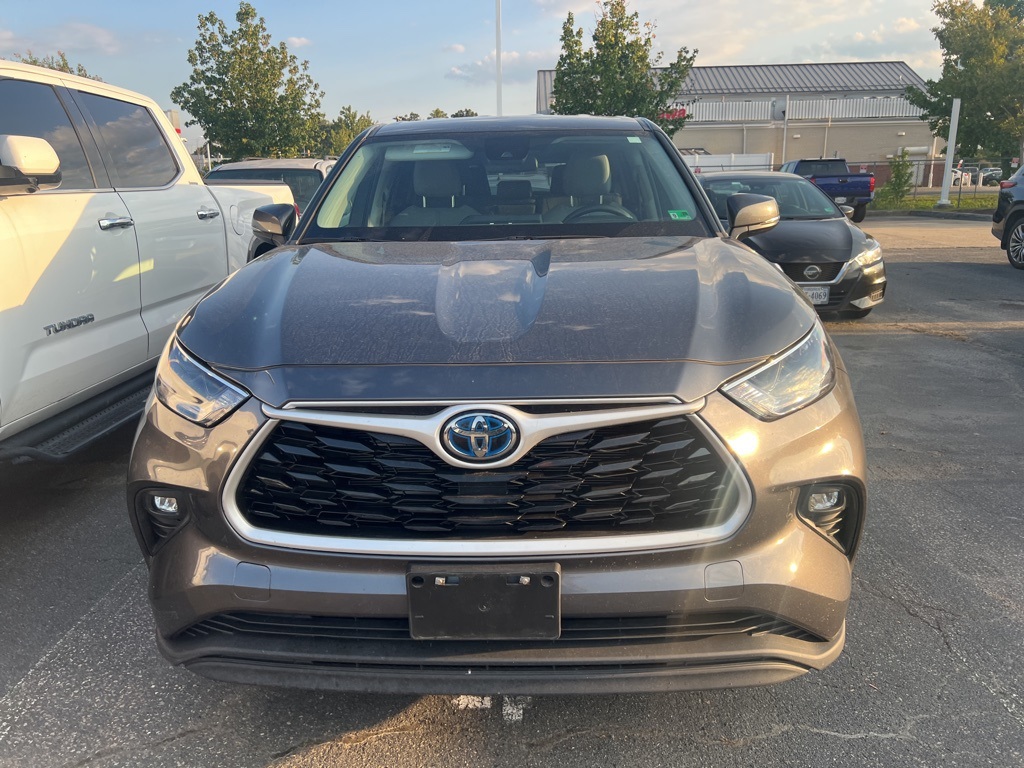 2023 Toyota Highlander Hybrid LE photo 2