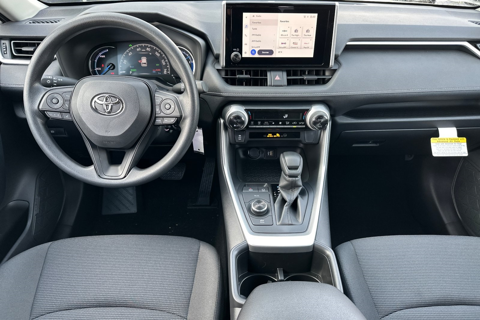 2025 Toyota RAV4 Hybrid LE photo 4