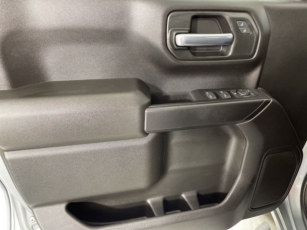 2025 Chevrolet Silverado 1500 Custom photo 12