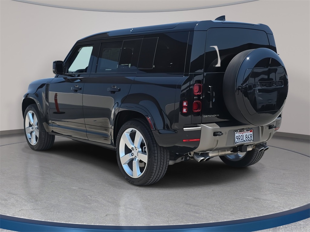 2025 Land Rover Defender 110 X-Dynamic SE photo 4