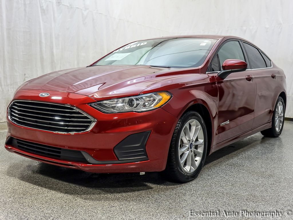 Used 2019 Ford Fusion Hybrid SE with VIN 3FA6P0LU5KR197390 for sale in Downers Grove, IL