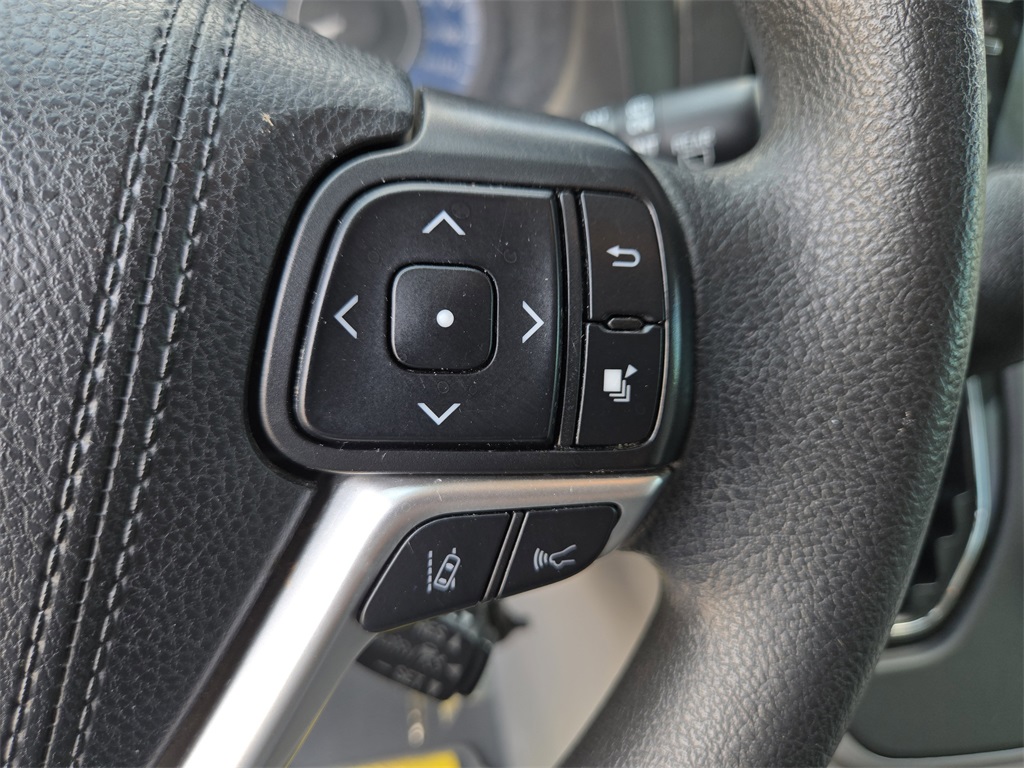 2020 Toyota Sienna LE photo 16
